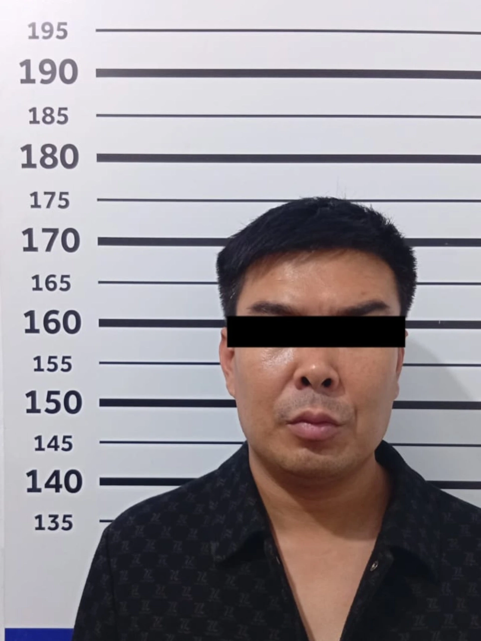 В Бишкеке иностранка выпала с балкона