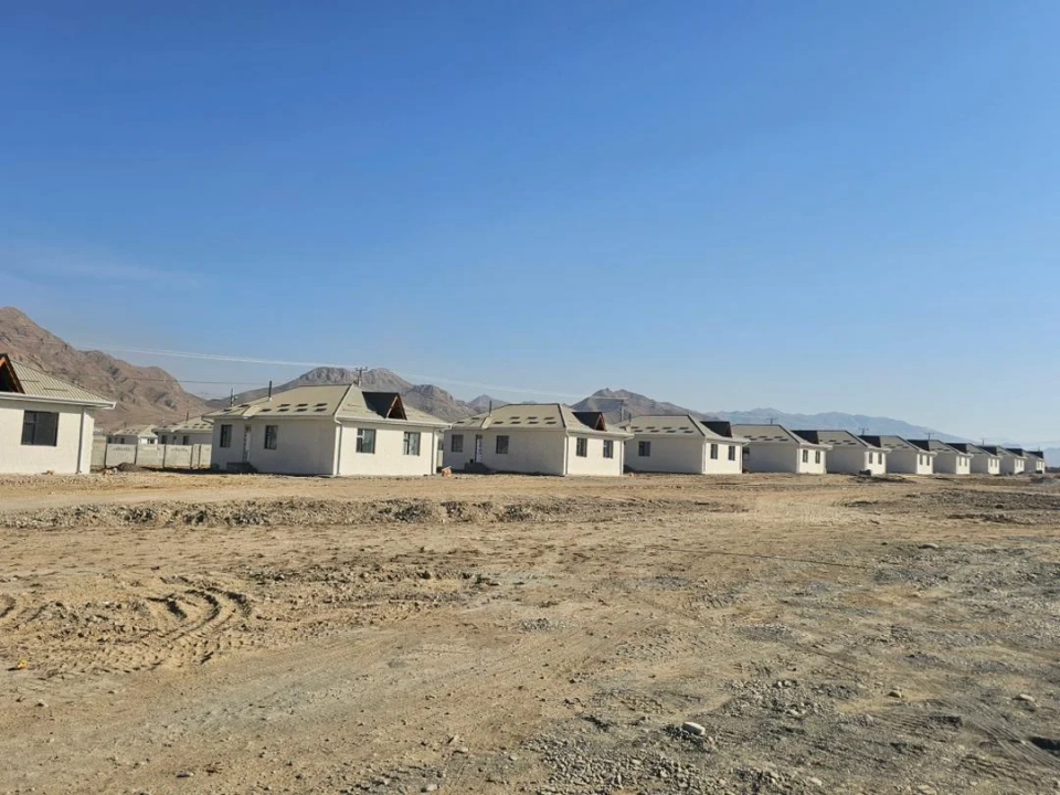In Batken, the construction of residential houses in the village of Zhany-Dostuk has been completed.