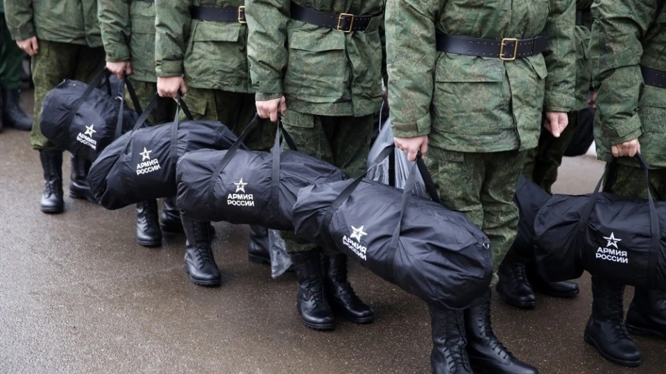 The State Duma adopted a law on year-round conscription into the Russian army.