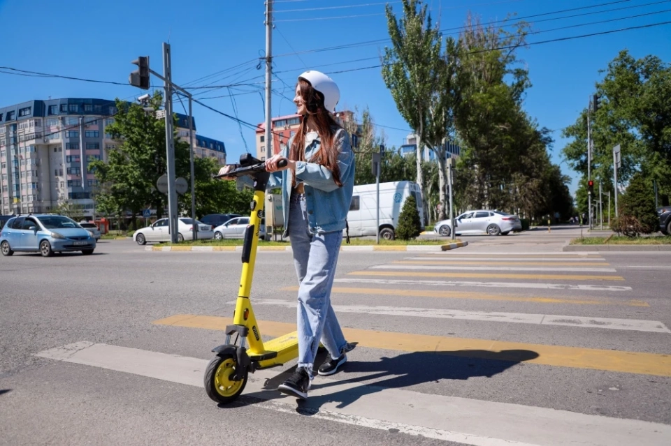 Scooters in Kyrgyzstan: in 70% of cases – transportation, not entertainment