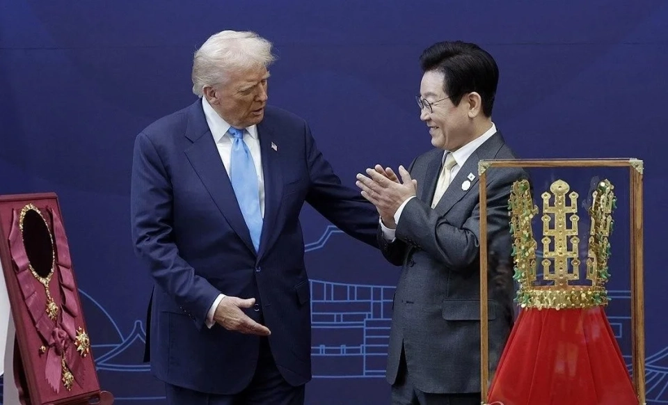 South Korea presented Trump with a copy of an ancient golden crown and the highest state award