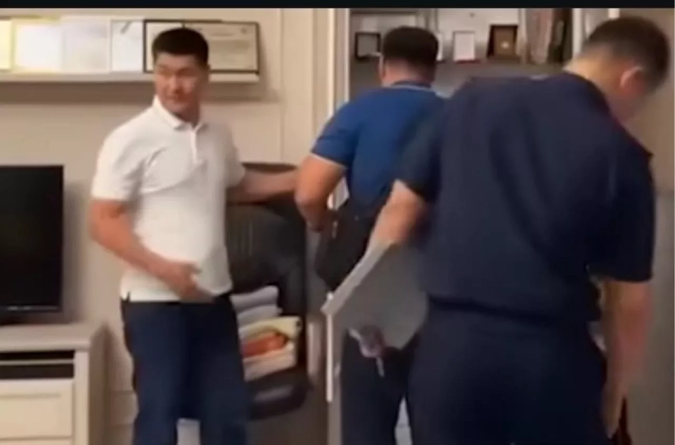 The Ministry of Internal Affairs of Kyrgyzstan commented on the video of searches at former deputy Atazov's place.