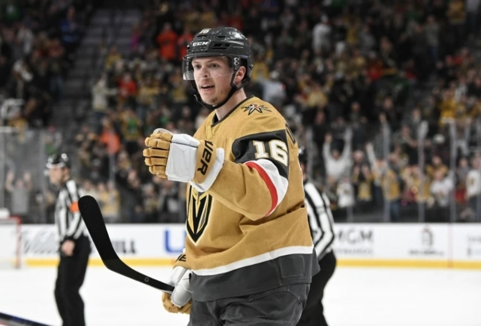 Dorofeev's Double Brings "Vegas" Victory Over "Carolina"