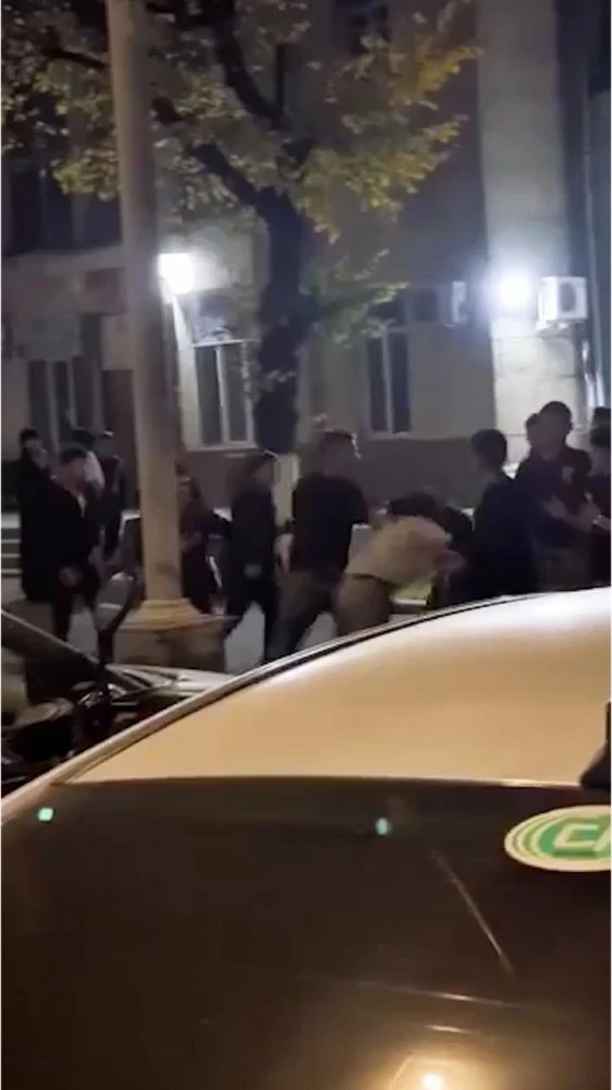 В центре Бишкека произошла массовая драка. Ищут участников
