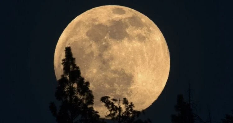 Жители Земли 5 ноября смогут увидеть самую большую суперлуну
