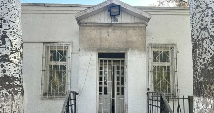 Помещение аптеки в центре Бишкека возвращено в муниципальную собственность