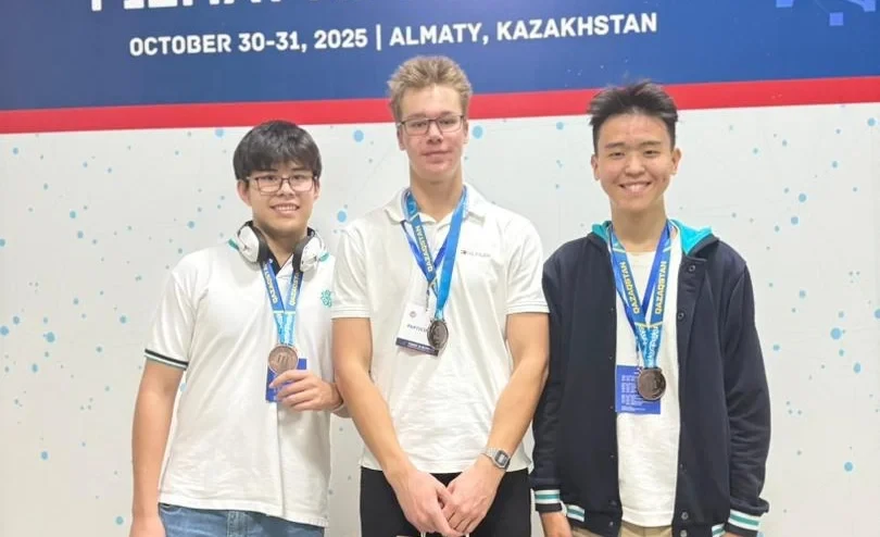 Кыргызстандык окуучулар Казакстандагы ИИ Олимпиадасында коло медаль утушту
