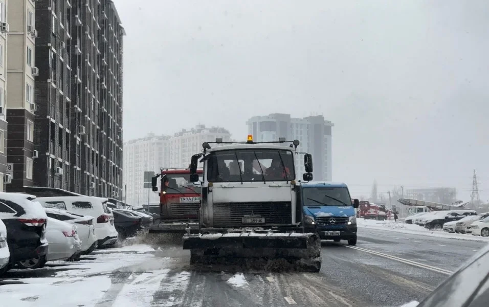 Мэрия Бишкека обеспечила круглосуточную очистку улиц после снегопада
