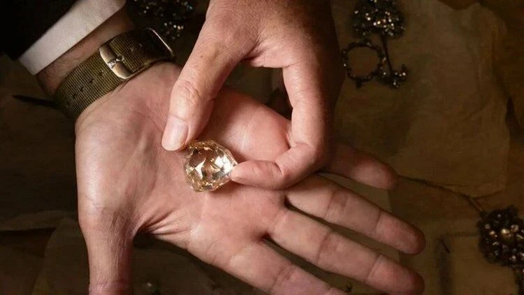 Found the "Florentine" diamond, which was considered lost for over 100 years