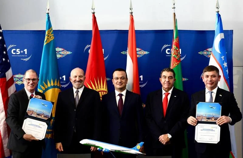 Казахстан, Таджикистан и Узбекистан закупают три десятка самолетов Boeing