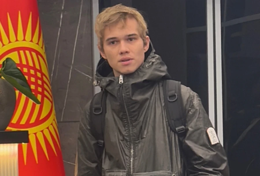 Мимоходом же же же же? Рузиль Минекаев «Манас» аэропортунда байкалган