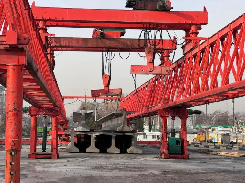 At what stage is the construction of the bridge on Jibek-Jolu, the Bishkek city hall reported?