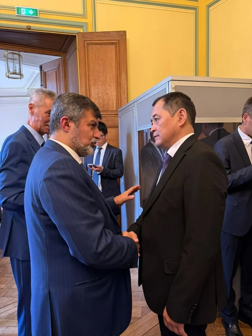 Глава Минздрава пригласил французов к участию в проекте по строительству медгородка в КР