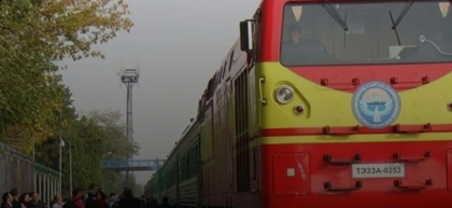 Residents of Tokmok Find It Easier to Travel to Bishkek by Train
