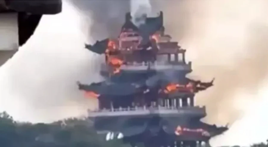 Кытайда 1500 жылдык храм күйүп кетти