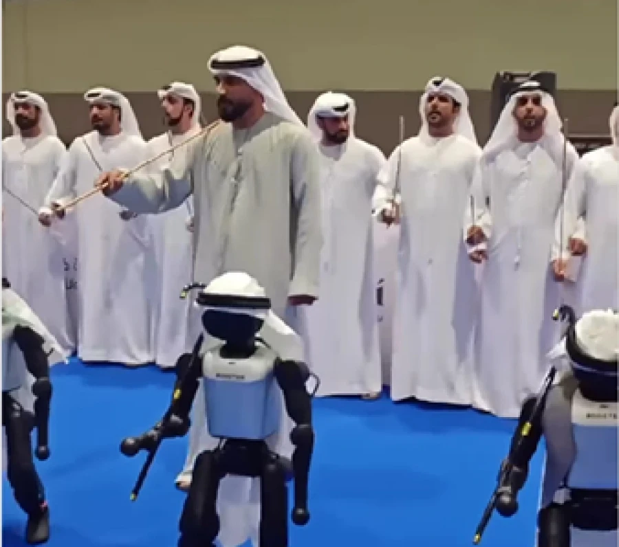 In Abu Dhabi, robots danced "Al-Ayyala"