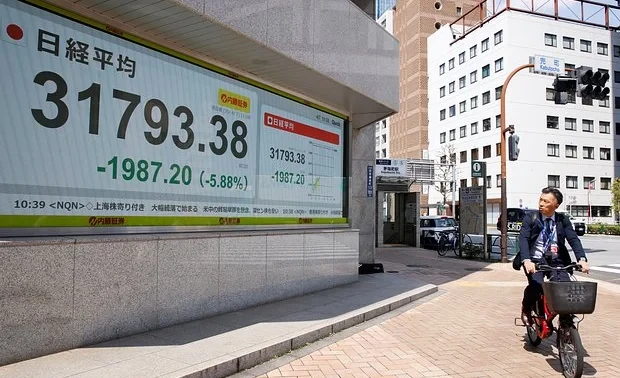 Japan's Economy Shrinks Due to Trump's Tariff Blow