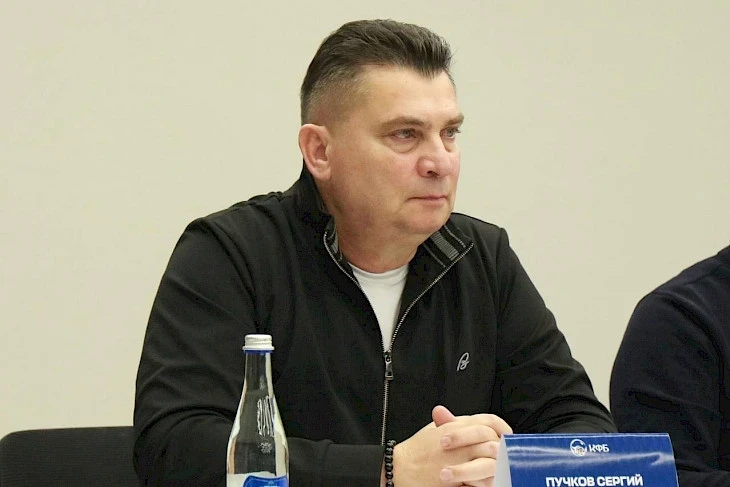 Coach Sergey Puchkov has been suspended for his rude behavior towards footballers