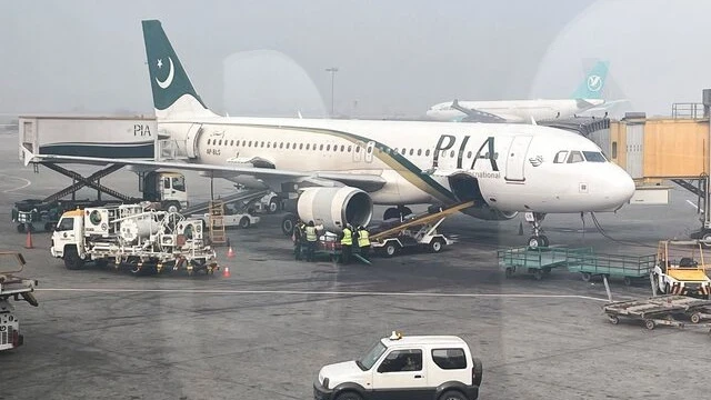 "Decline". How a once-successful Pakistani airline became a symbol of crisis in the country