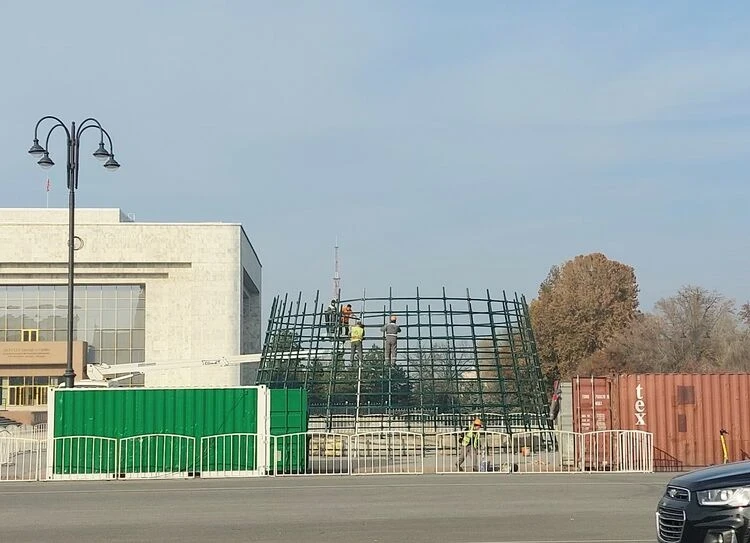 Energy-saving decorations. Bishkek has started to get ready for the New Year.