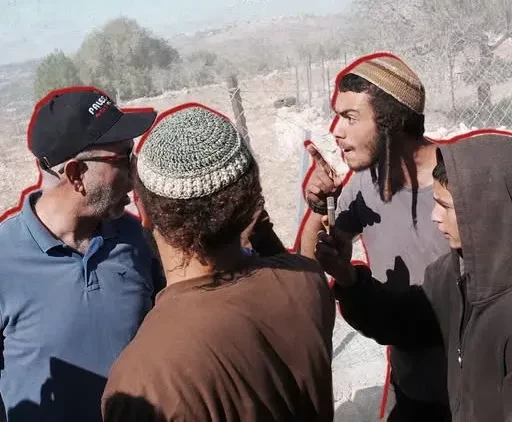 Еврей колонисттери өздөрүн өлтүрө башташты