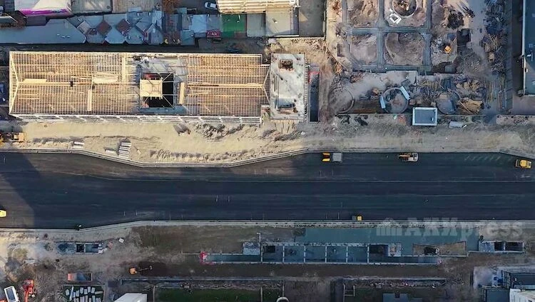 Is the road near TSUM "narrowing"? The city hall explained that it's an optical illusion.