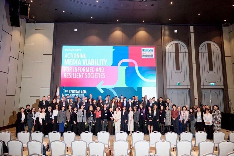 AI Already in Editorials: What Journalists in the Target Audience Are Advised for Transparent Use