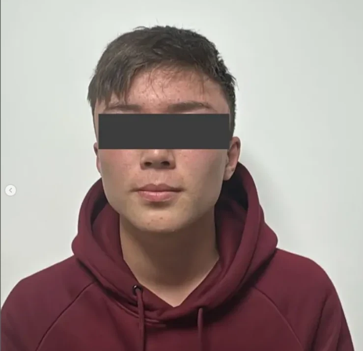 Токтогулда 14 жаштагы кызды алты ай бою зордуктаган үч жигит кармалды