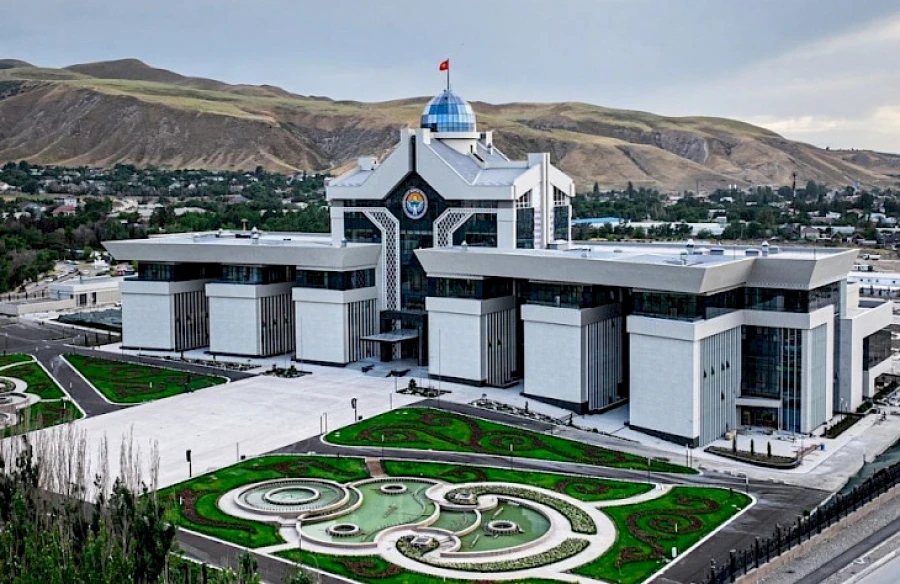 Who or what will be shown on the giant screen next to the "Yntymak Ordo" residence?