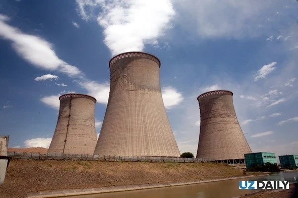 Uzbekistan's Industrial Enterprises Ordered to Halve Emissions by December 1