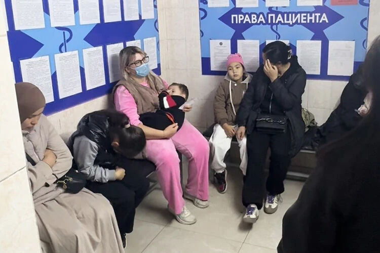 Every year it's the same. The infectious disease hospital is overwhelmed with patients suffering from ARVI.