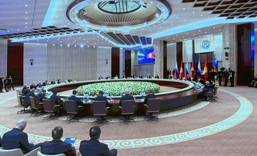 Negotiations in an expanded format have begun with the participation of Presidents Japarov and Putin