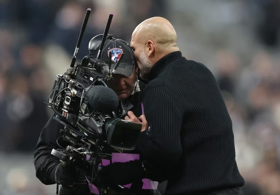 Гвардиола извинился за инцидент с оператором после поражения "Сити"