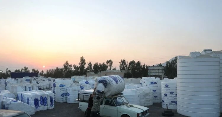 Tehran Awaits Evacuation. Where Will Iran's Capital Relocate and What Are the Authorities to Blame?