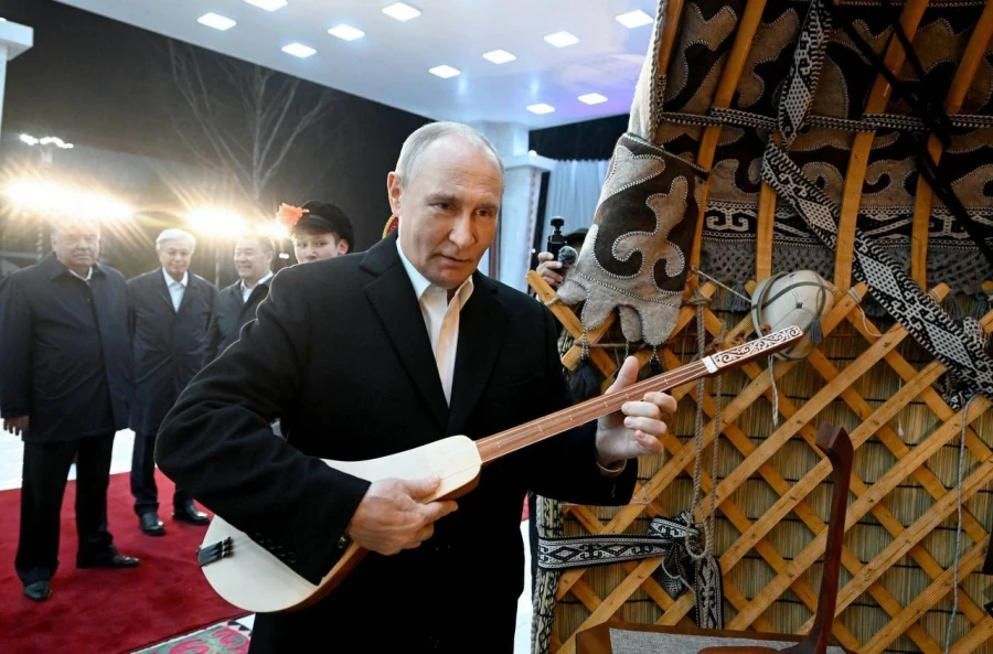 Arkady Dubnov: The Authorities of Kyrgyzstan Extended Unusually Lavish Hospitality to Vladimir Putin