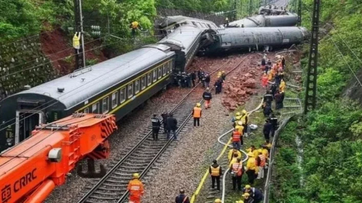 Train hit a group of workers in China. 11 people died
