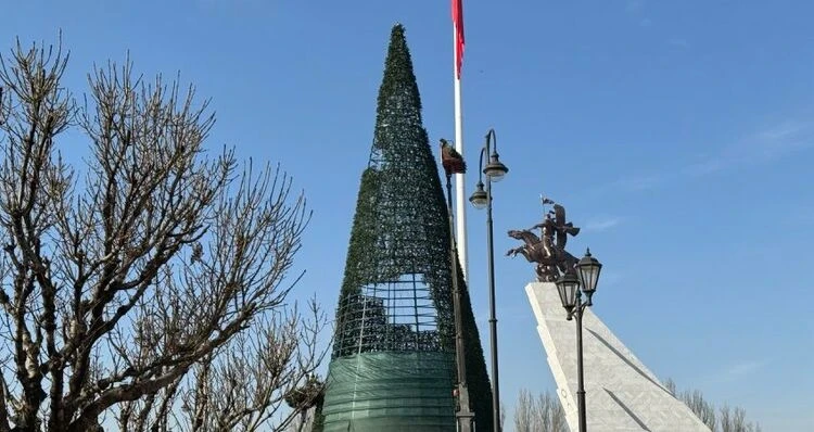 The Christmas Tree in the Square in Bishkek is Almost Set Up. It Will Start Being Decorated on December 1st.