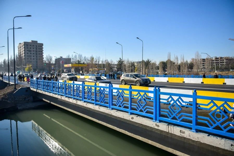 Мост на улице Ауэзова в Бишкеке обновлен и открыт для движения
