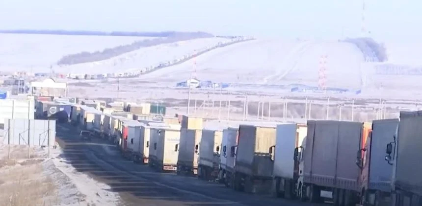 More than 3,200 trucks entered Russia with cargo from Kyrgyzstan and Kazakhstan