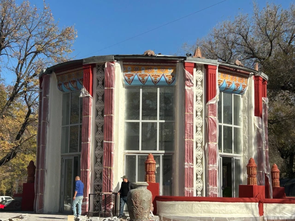 Знаменитый павильон «Ак-Суу» («Соки-Воды») наконец-то начали реконструировать