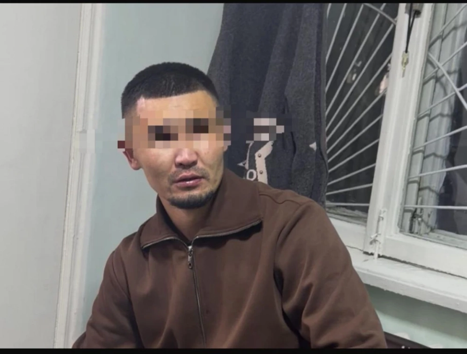 Пьяный водитель напал на врача, а инспекторы УОБДД наблюдали за происходящим. Видео