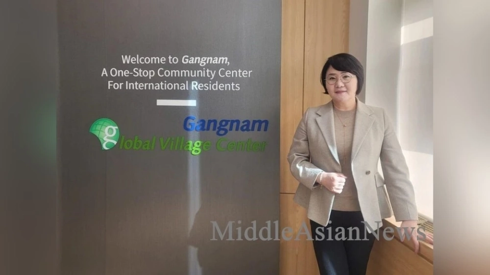 Монголияда төрөлгөн мамлекеттик кызматкер Сеулдун эң бай районунда көп маданияттуу өзгөрүүлөрдү жетектеп жатат. Сүрөт