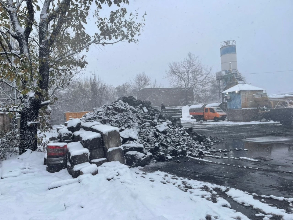 В Бишкеке прошел рейд по контролю продажи рассыпного угля