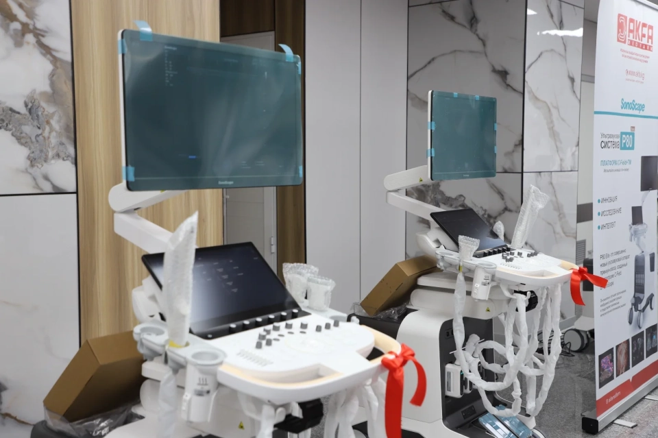 Tashiev transferred medical equipment worth 35 million soms to the National Center for the Protection of Motherhood and Childhood