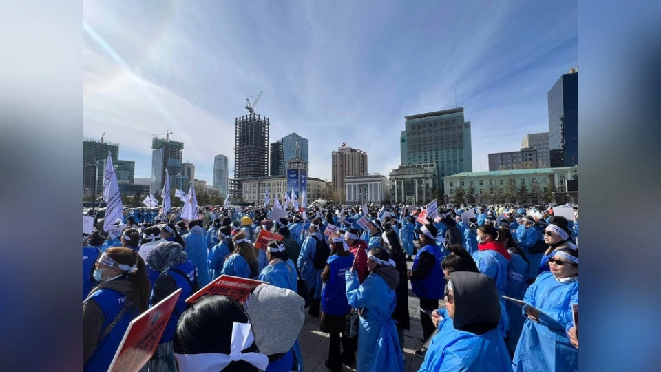 Mongolian medical workers will begin a nationwide strike on November 13.