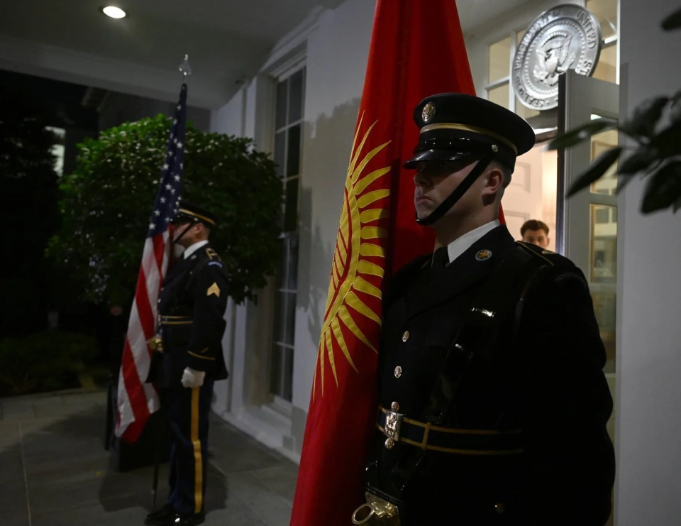 Садыр Жапаров прибыл в Белый дом для участия в саммите «ЦА - США» в Вашингтоне