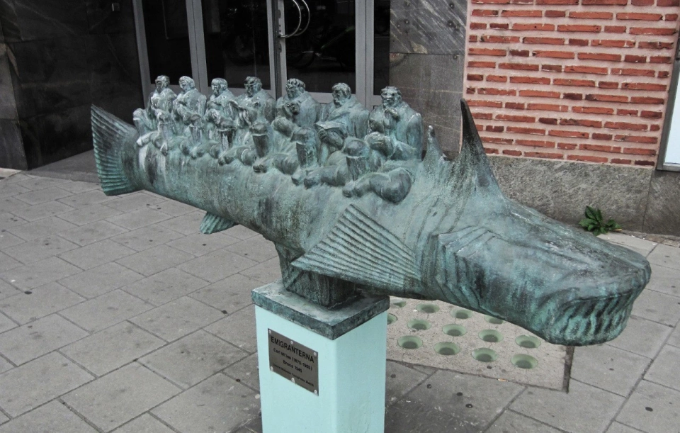 In Sweden, a 125-kilogram bronze sculpture "Emigrants" was stolen