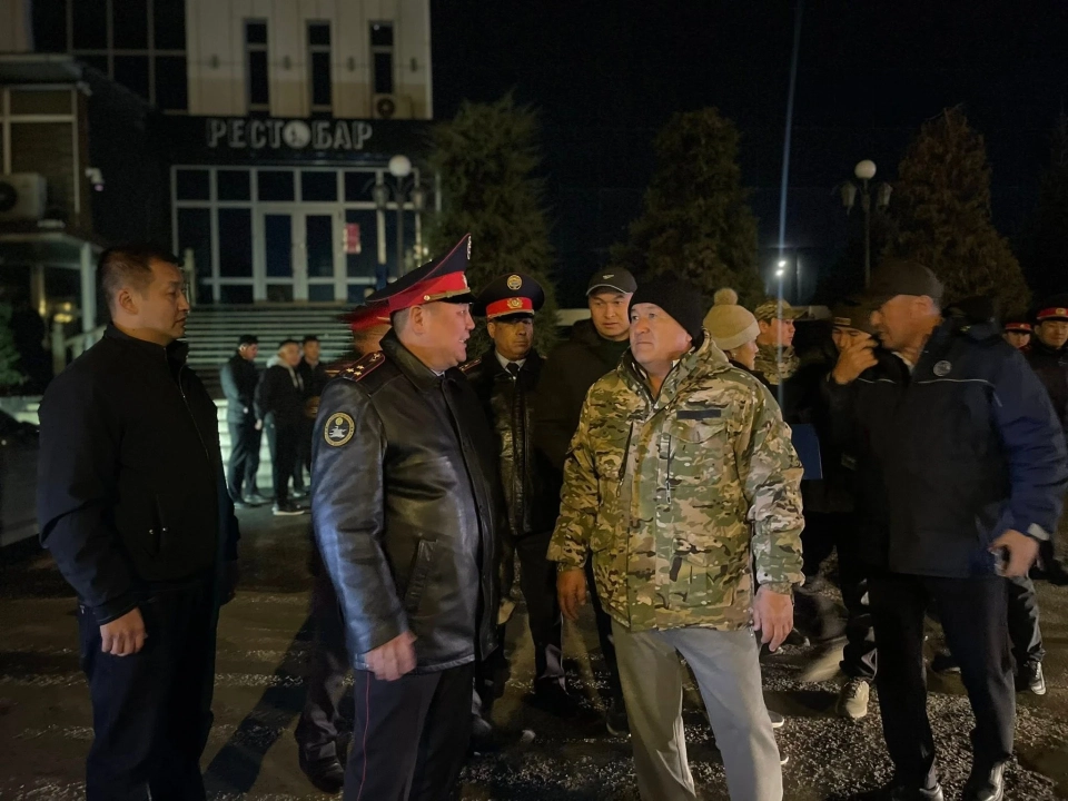 В городе Ош ночные рейды: мэр жестко отчитал владельцев кафе и клубов