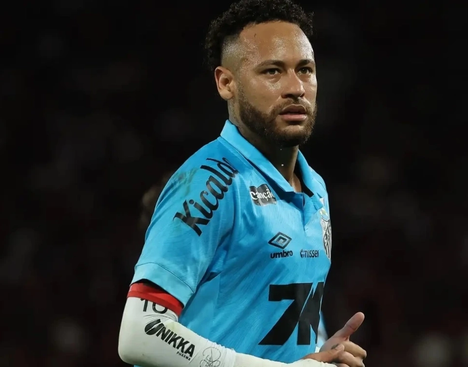 Neymar sharply responded to a journalist after the substitution scandal at "Santos"