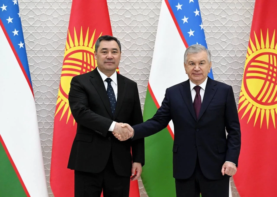 Садыр Жапаров встретился с Шавкатом Мирзиёевым